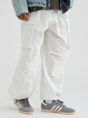 BDG by Urban Outfitters — Surplus Cargo Pants — White — Size Medium